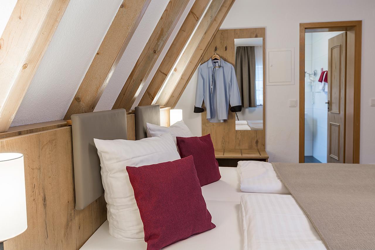 Hotel & Restaurant Lamm Mosbach  Buitenkant foto