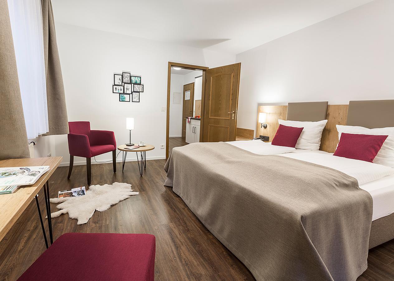 Hotel & Restaurant Lamm Mosbach  Buitenkant foto