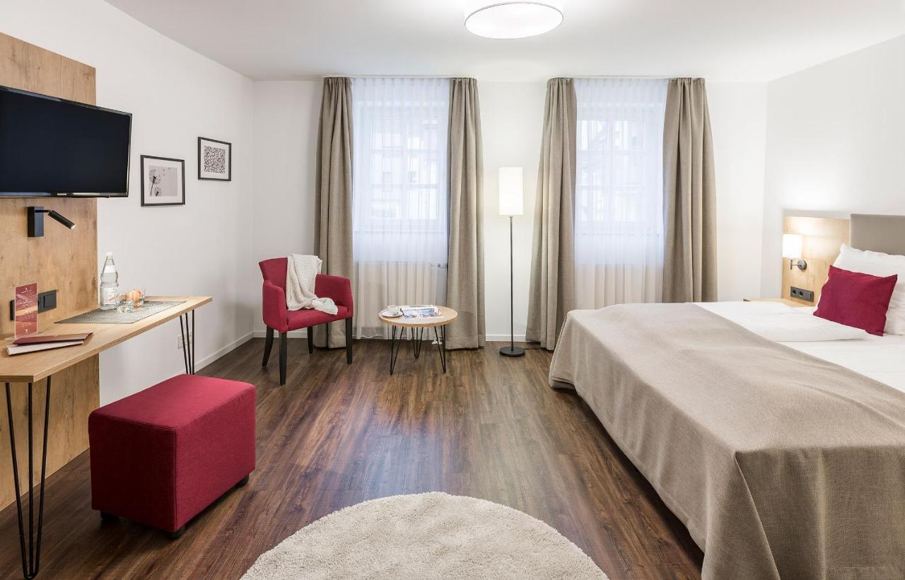 Hotel & Restaurant Lamm Mosbach  Buitenkant foto