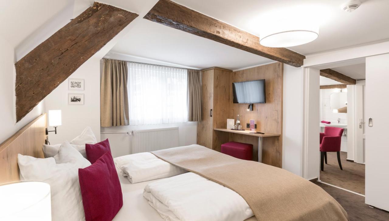 Hotel & Restaurant Lamm Mosbach  Buitenkant foto
