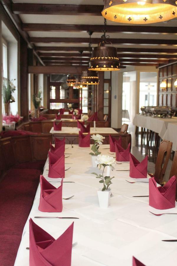 Hotel & Restaurant Lamm Mosbach  Buitenkant foto